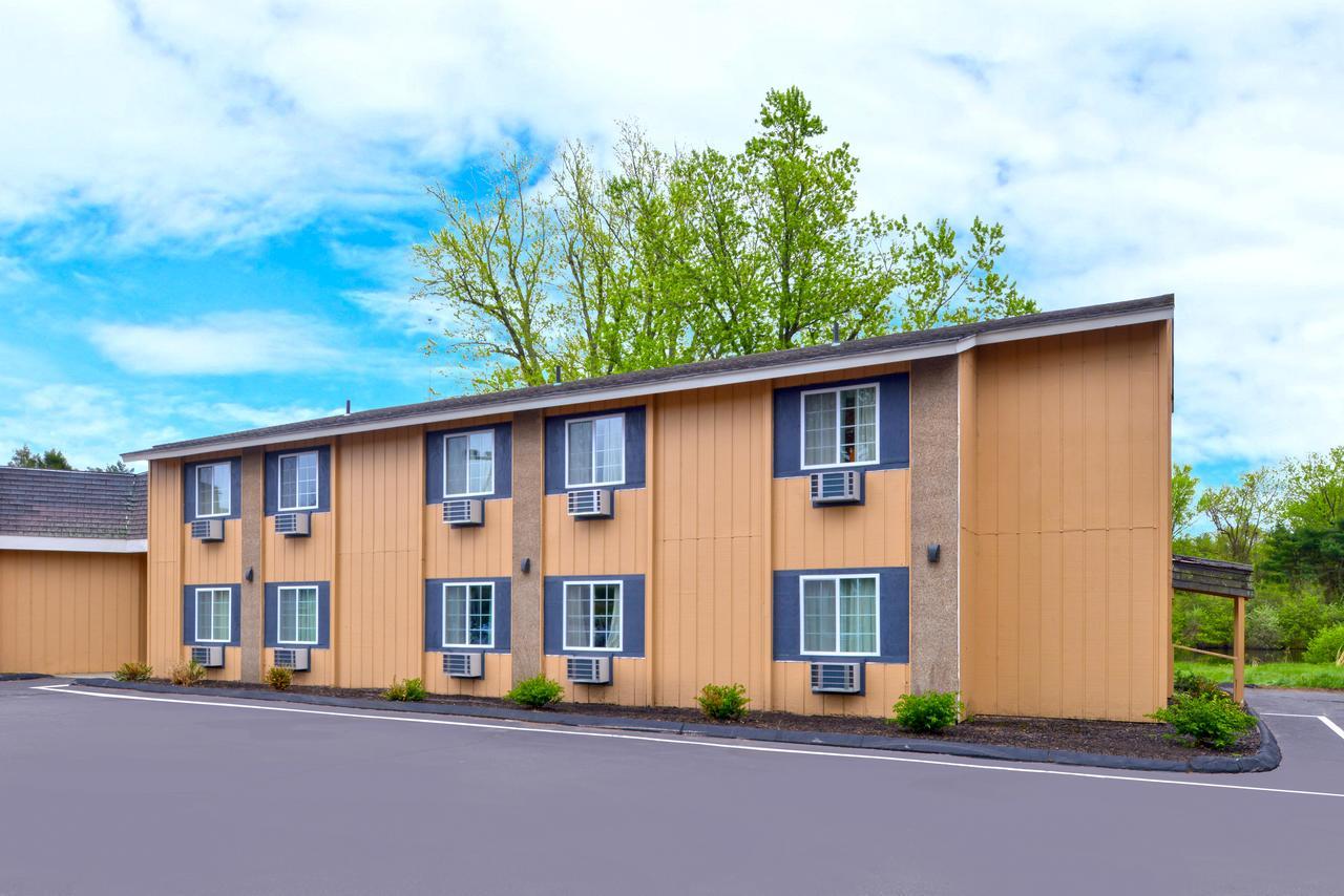 Motel 6 Putnam Ct Exterior photo